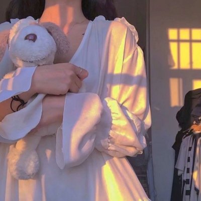 蜜桃女孩